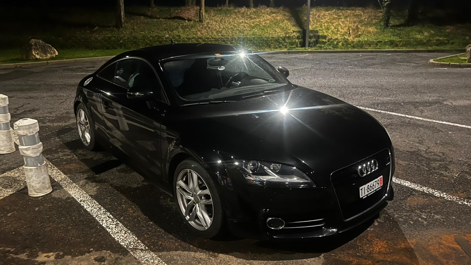 Audi  TT 1.8 TFSI 2011 importée et livrée par Flow Motor
